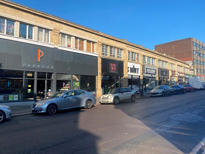 Flat To Rent In Domino Court, Bournemouth, BH1