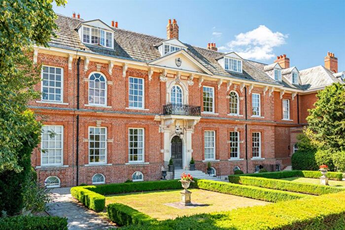 2 Bedroom Apartment For Sale In The Mansion, West Wing Balls Park, Hertford, SG13