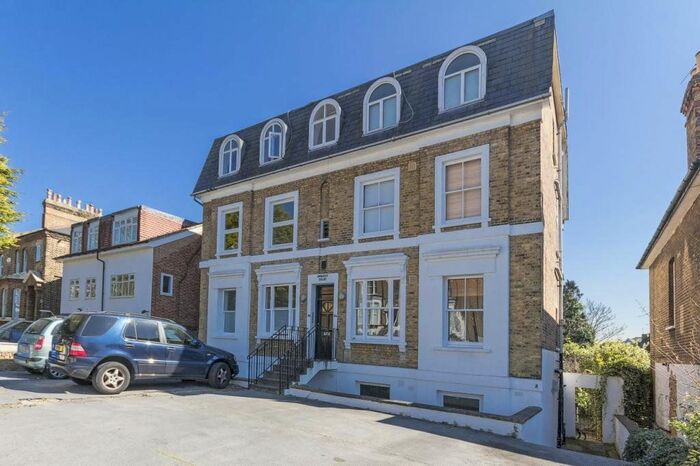 2 Bedroom Flat To Rent In St Germans Road, Forest Hill, London, SE23