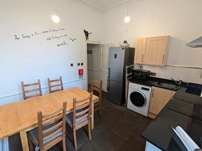 4 Bedroom Flat To Rent In Castle Street, Edinburgh, EH2