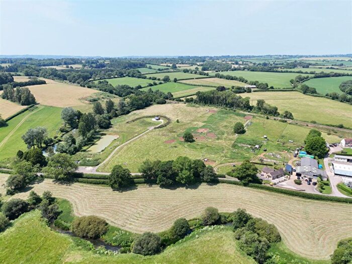 2 Bedroom Country House For Sale In Bugley, Gillingham, SP8