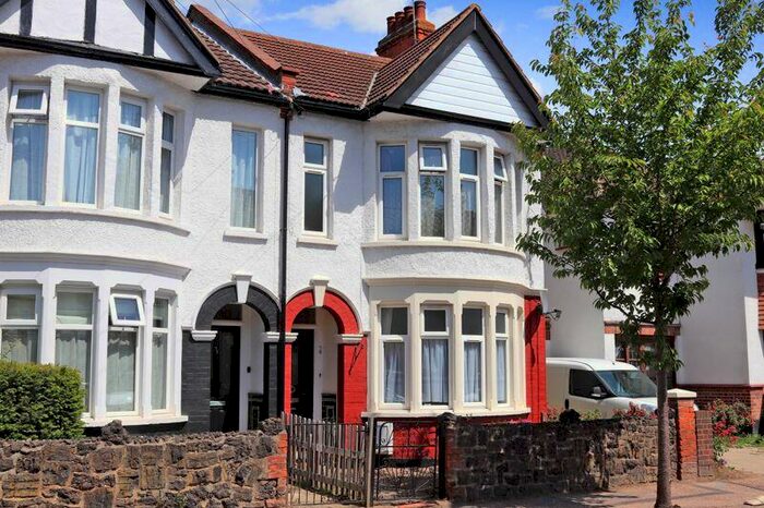 1 Bedroom Flat To Rent In Glendale Gardens, Leigh-On-Sea, SS9