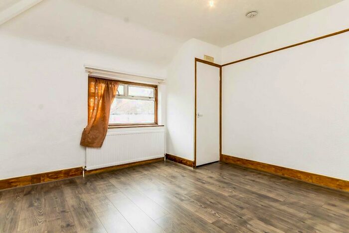 1 Bedroom Flat To Rent In Hill Rise, Greenford, UB6