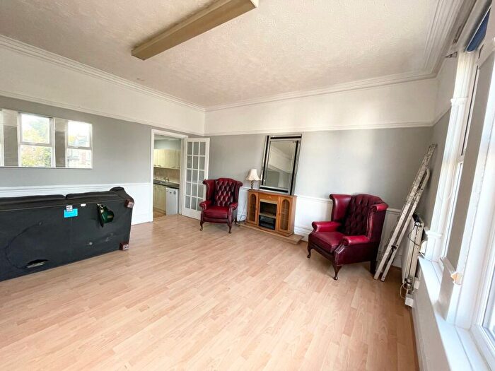 2 Bedroom Flat To Rent In Barlow Moor Road, Chorlton, Manchester, M21