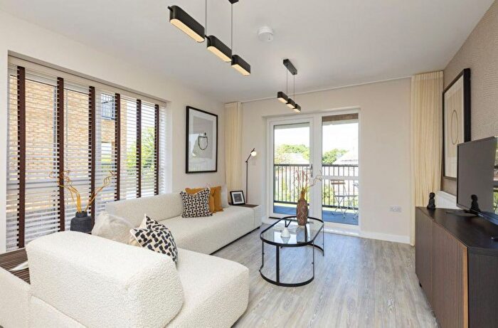 1 Bedroom Flat For Sale In Ebbsfleet Cross, Greenford, Greenhithe, DA9