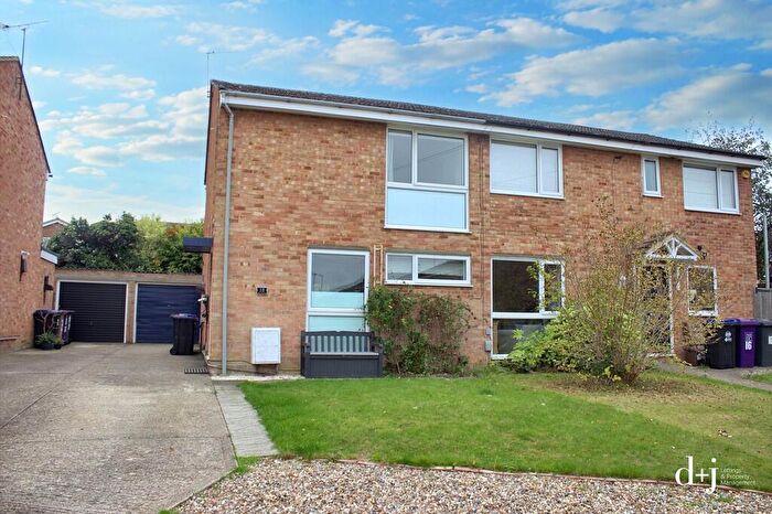 3 Bedroom Semi-Detached House To Rent In Kings Down, Hitchin, SG4