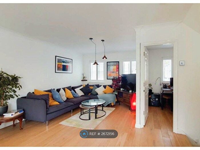 3 Bedroom Terraced House To Rent In Vestry Mews, London, SE5