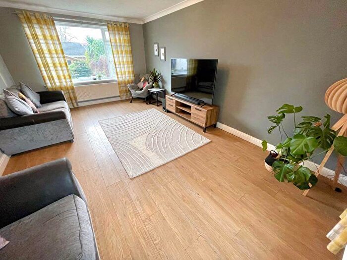 4 Bedroom Detached House For Sale In Main Road, Rhosrobin, LL11