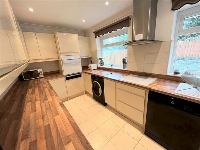 2 Bedroom Property To Rent In Manselfield Road, Murton, Swansea, SA3