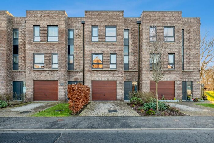 2 Bedroom Flat To Rent In Riverford Gardens, Pollokshaws, Glasgow, G43