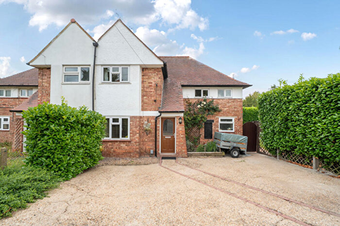 3 Bedroom Semi Detached House For Sale In Alban Avenue, St. Albans, AL3