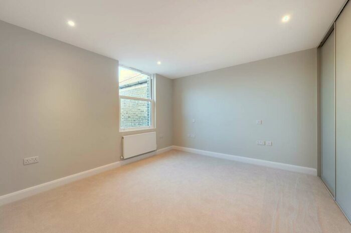 2 Bedroom Flat To Rent In Chamberlayne Road, Kensal Rise, London, NW10