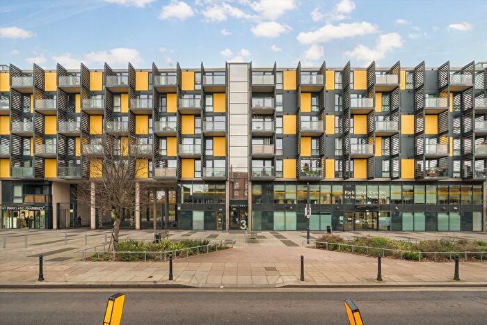 1 Bedroom Flat To Rent In Bloemfontein Road, Shepherds Bush, W12