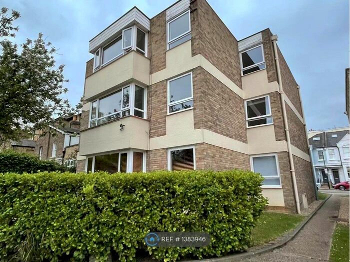 2 Bedroom Flat To Rent In Mount Ararat Road, Richmond, TW10