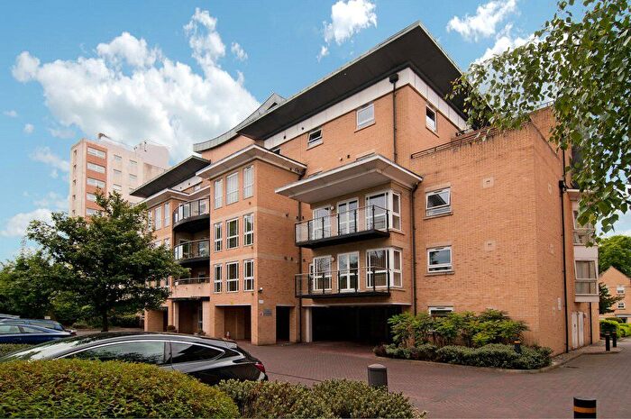 2 Bedroom Flat To Rent In Axiom Apartments, Sparkes Close, BR2