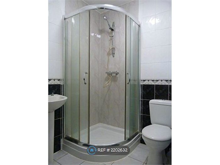 2 Bedroom Flat To Rent In Lynton Road, Harrow, HA2