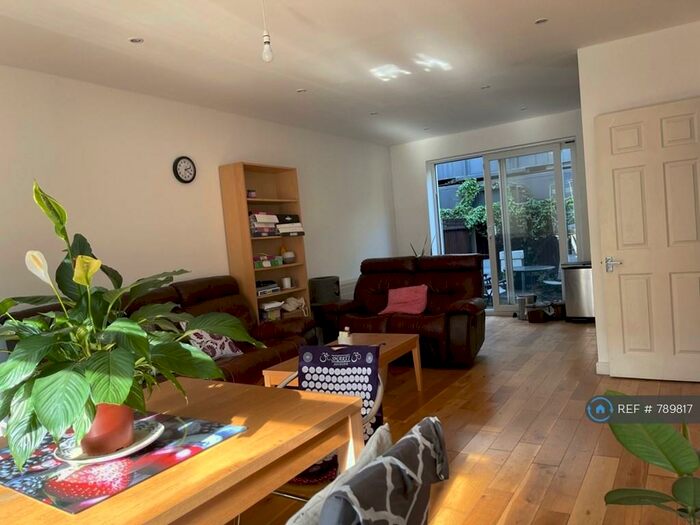 2 Bedroom Semi-Detached House To Rent In Raymouth Road, London, SE16