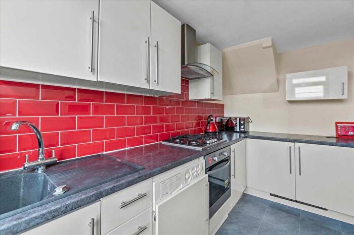 4 Bedroom End Of Terrace House To Rent In Glen Park Avenue, Plymouth, PL4