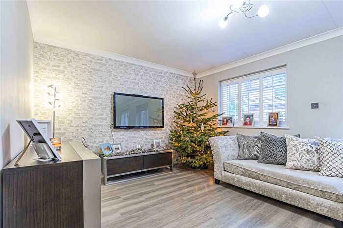 5 Bedroom End Of Terrace House For Sale In Long Chaulden, Chaulden, Hemel Hempstead, Hertfordshire, HP1