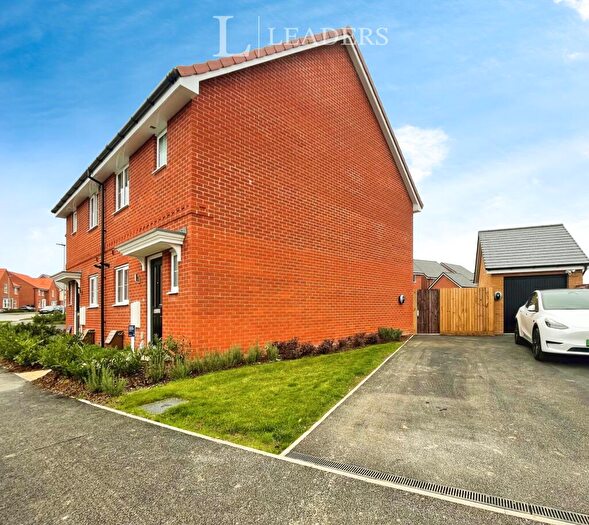 3 Bedroom Semi-Detached House To Rent In Woolhouse Way, Cringleford, NR4