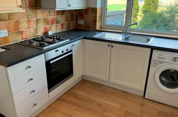 2 Bedroom Flat For Sale In Coombe Rise, Saltdean, Brighton, BN2