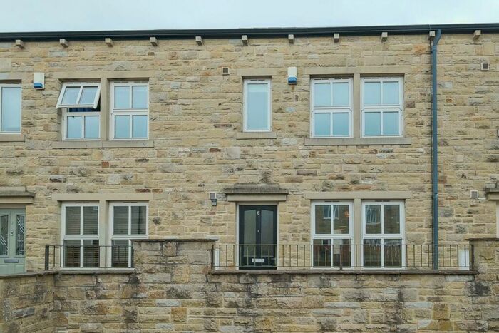 4 Bedroom Terraced House To Rent In Victoria Mews, Earby, BB18