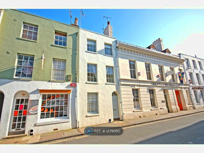 4 Bedroom Terraced House To Rent In Orange Street, Canterbury, CT1