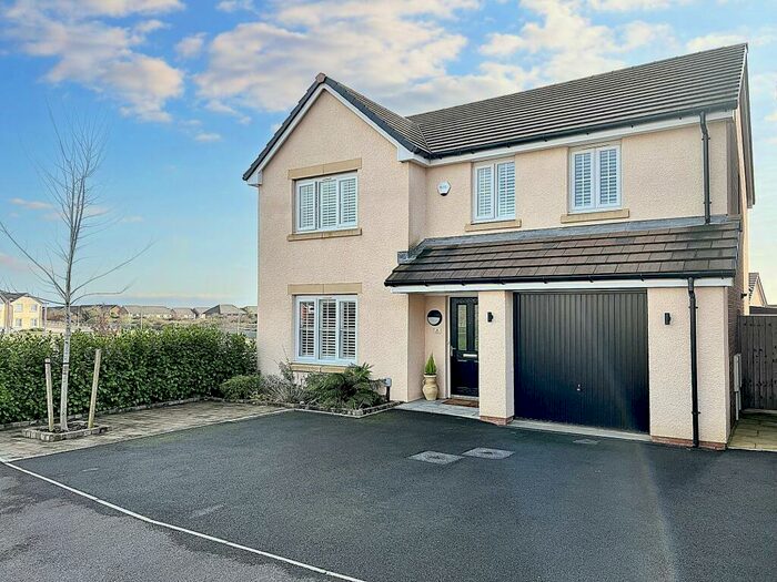 4 Bedroom Detached House For Sale In Railway Road, Rhoose, CF62