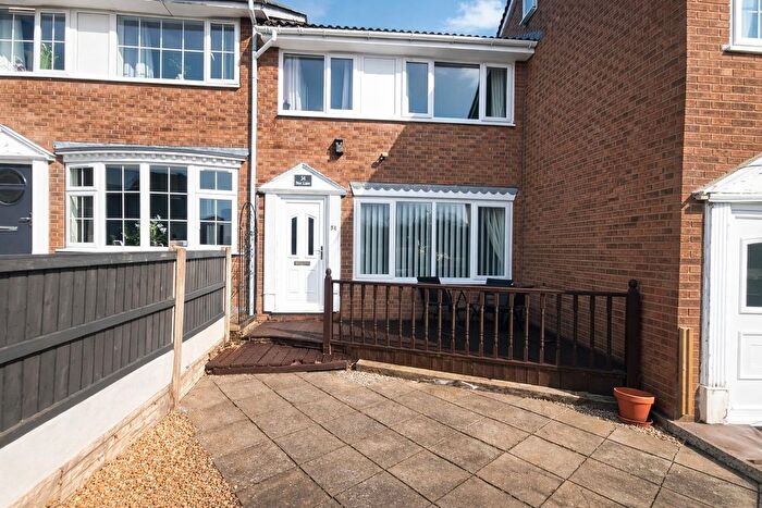 3 Bedroom Terraced House For Sale In Box Lane, Pontefract, WF8
