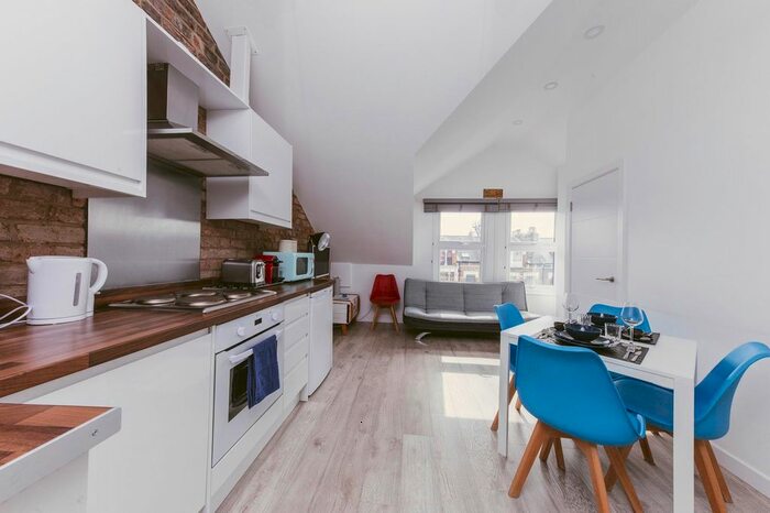 1 Bedroom Flat To Rent In Dunsmure Road, London, N16