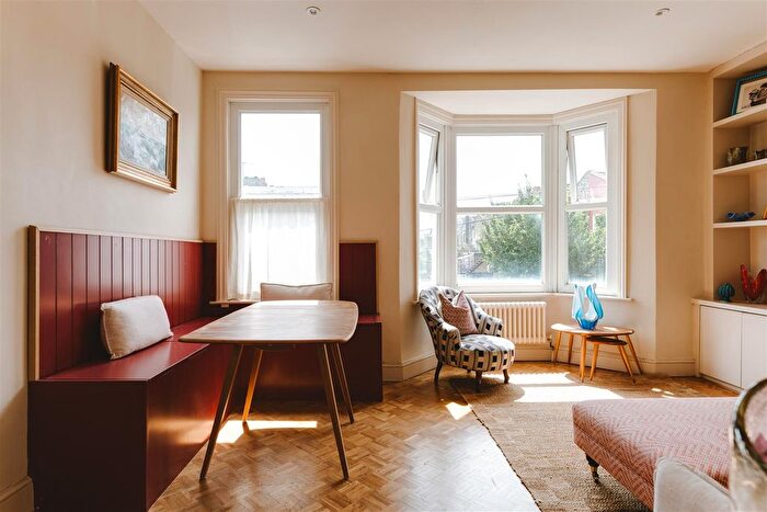 2 Bedroom Flat For Sale In Glenarm Road, Hackney, E5
