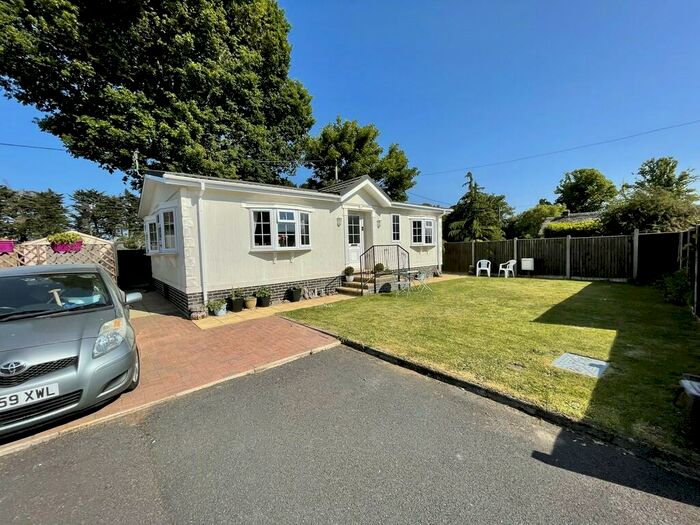 2 Bedroom Mobile Home For Sale In Dorchester Road, Lytchett Minster, BH16