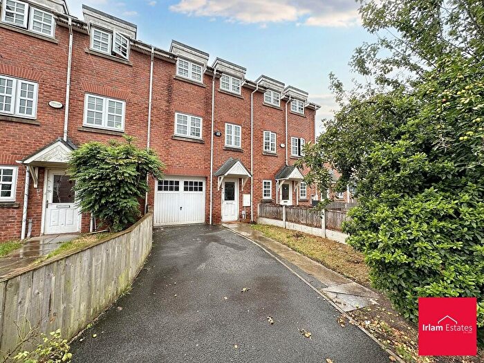 4 Bedroom Town House To Rent In Glenmuir Close Irlam Manchester, M44