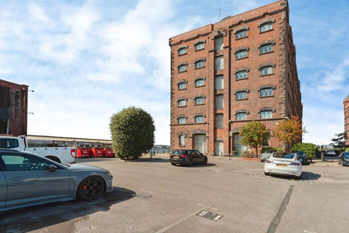 2 Bedroom Flat For Sale In Dock Road, Birkenhead, CH41