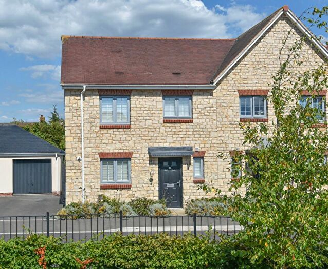 3 Bedroom Semi-Detached House For Sale In Longfield Drive, Wedmore, BS28