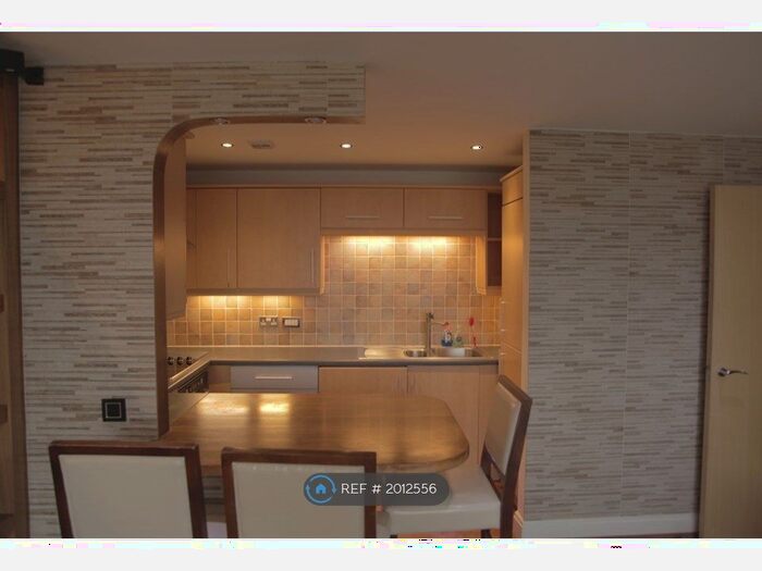 1 Bedroom Flat To Rent In Holland Gardens, Brentford, TW8