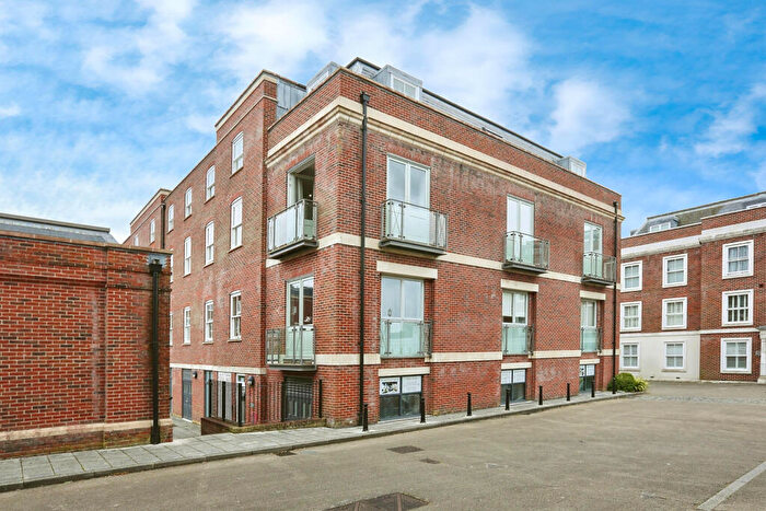 2 Bedroom Apartment To Rent In Salt Meat Lane, Gosport, PO12