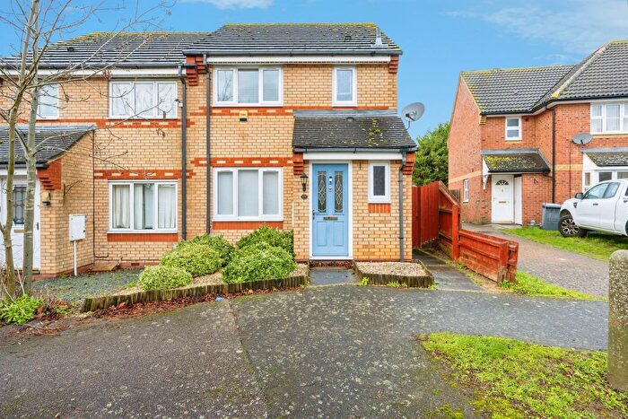 3 Bedroom Semi-Detached House For Sale In De Havilland Avenue, Shortstown, Bedford, MK42