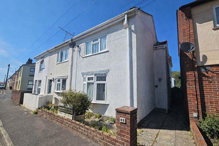 3 Bedroom End Of Terrace House For Sale In Leesland Road, Gosport, PO12