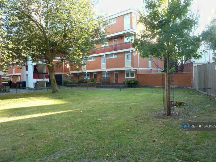 3 Bedroom Flat To Rent In Calgary Court, London, SE16