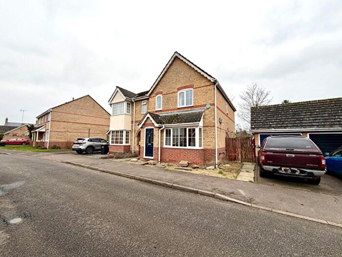 3 Bedroom Semi Detached House For Sale In Washington Close, Littleport, Ely, Cambridgeshire, CB6