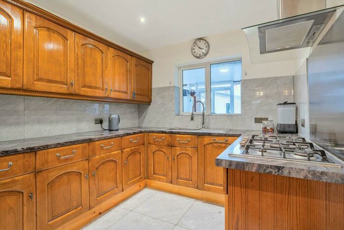 5 Bedroom Semi-Detached House To Rent In Monument Road, Woking, GU21