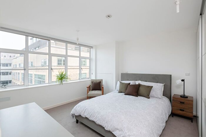 2 Bedroom Flat For Sale In Marshall Street, London, W1F