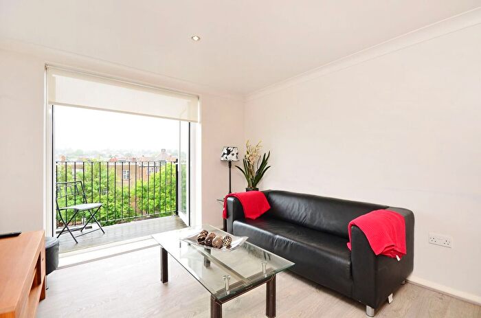 2 Bedroom Flat To Rent In Coombe Lane, Raynes Park, London, SW20
