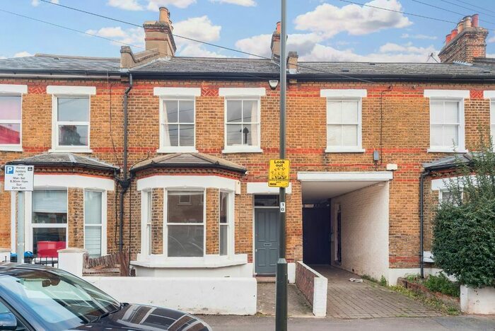 1 Bedroom Flat To Rent In Gladstone Road, London, SW19