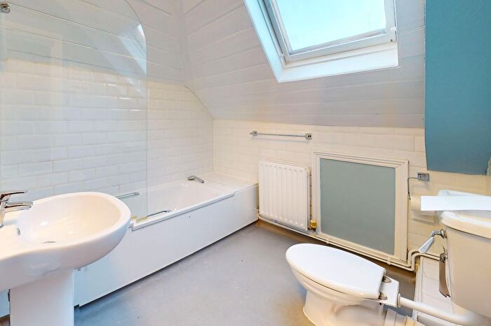 Semi-Detached House For Sale In Hillmarton Road, London, N7