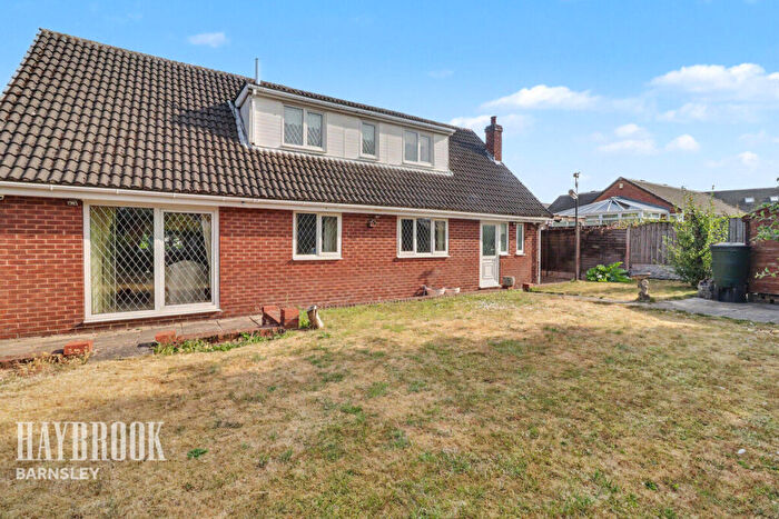 4 Bedroom Detached House For Sale In Queens Drive, Cudworth, S72