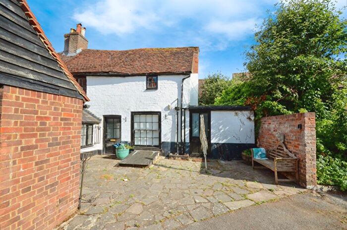 1 Bedroom Flat For Sale In High Street, Redbourn, St. Albans, AL3