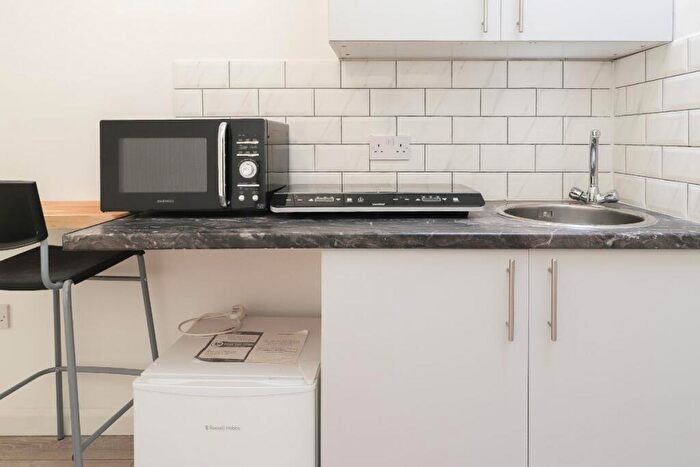 Studio To Rent In Camden High Street, NW1