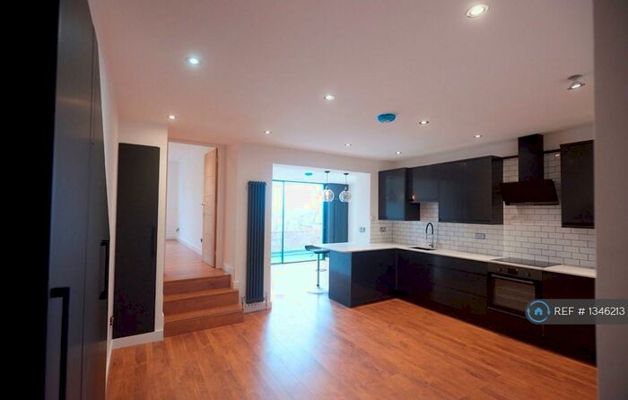 2 Bedroom Flat To Rent In London, London, N8